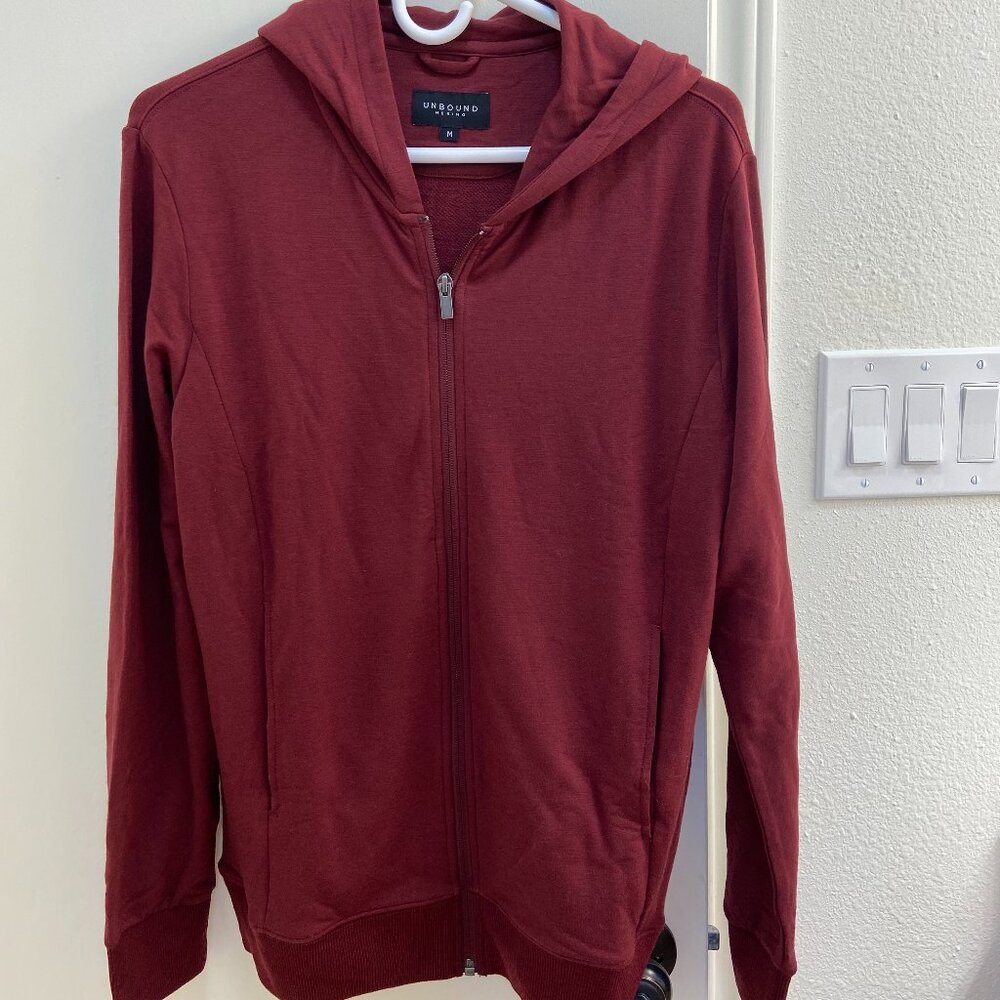 Unbound compact travel hoodie, M, Oxblood, merino wool